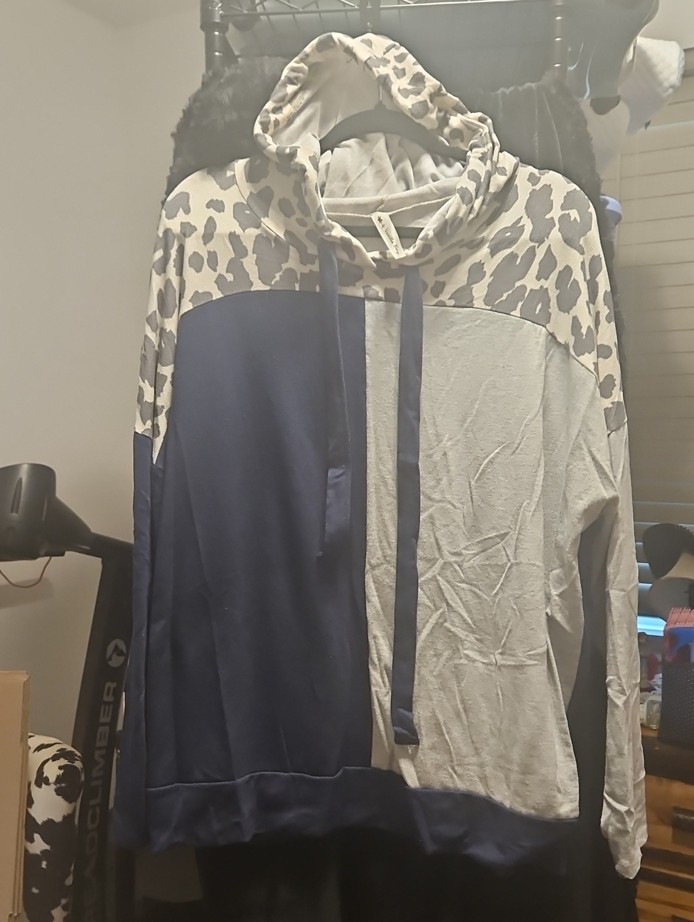Colorblock Hoodie Sweater with Leopard Yoke - Blue & Light Gray